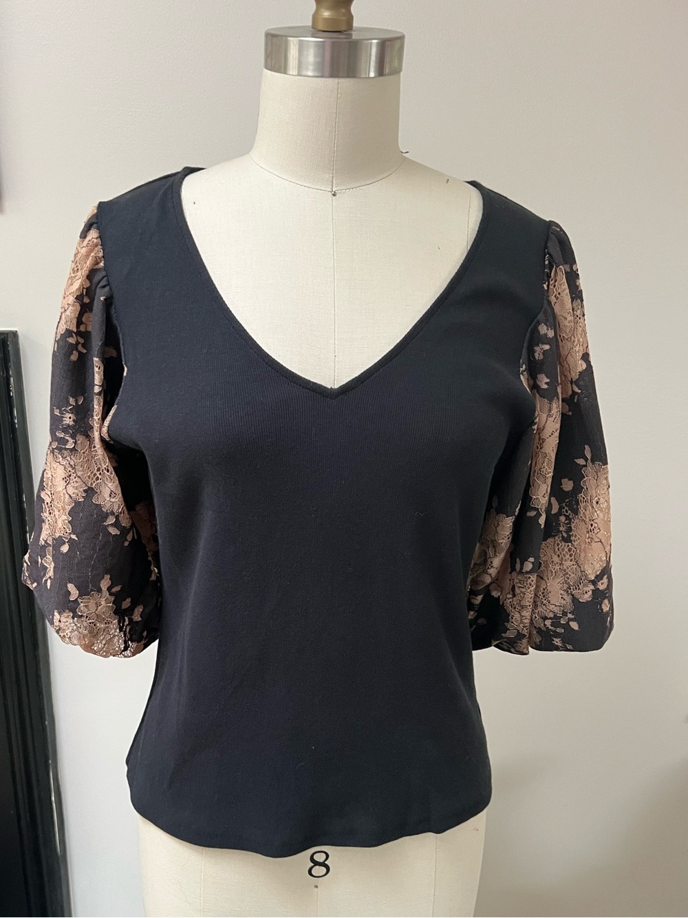 Anthropologie by Dolan Black V-Neck Knit Top with Floral Lace Puff Sleeves Size